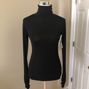 NWT Turtleneck “S”